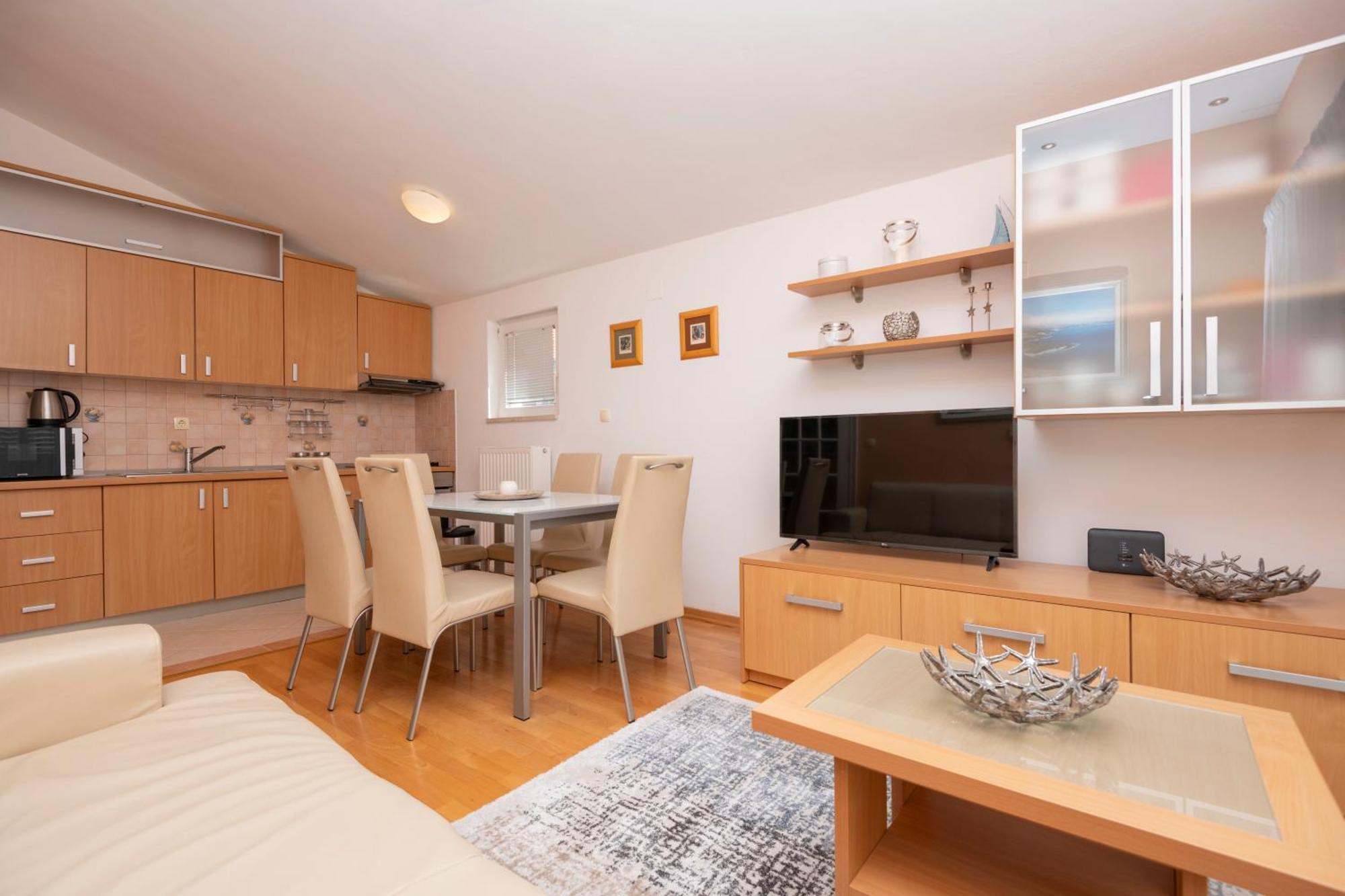 Family Apartments Marita Makarska Exteriör bild